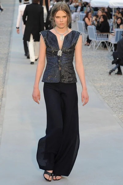 Look 68